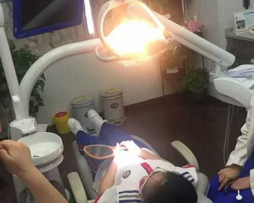 辅助生殖技术：第三代试管婴儿的成功率与费用解析